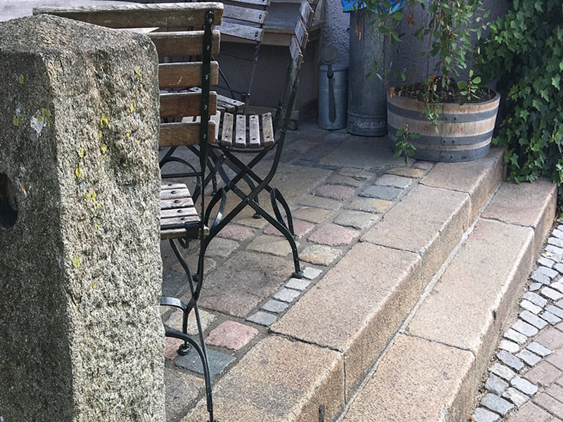 Alte Garten Treppenstufen verlegen