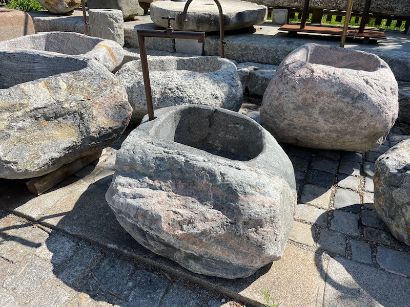 Findlingsbrunnen aus Tirol