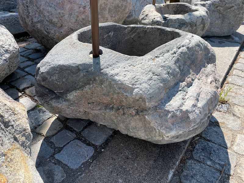 Findlingsbrunnen aus Tirol