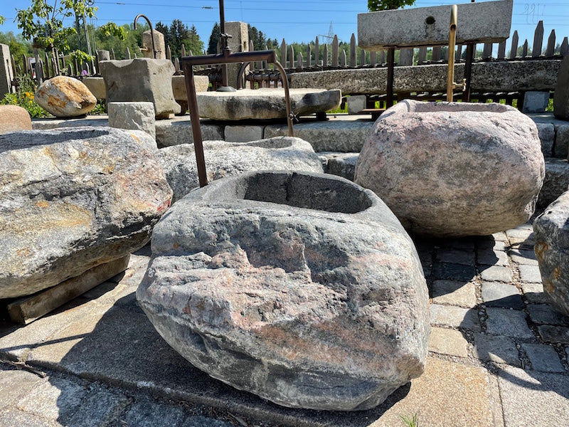 Findlingsbrunnen aus Tirol