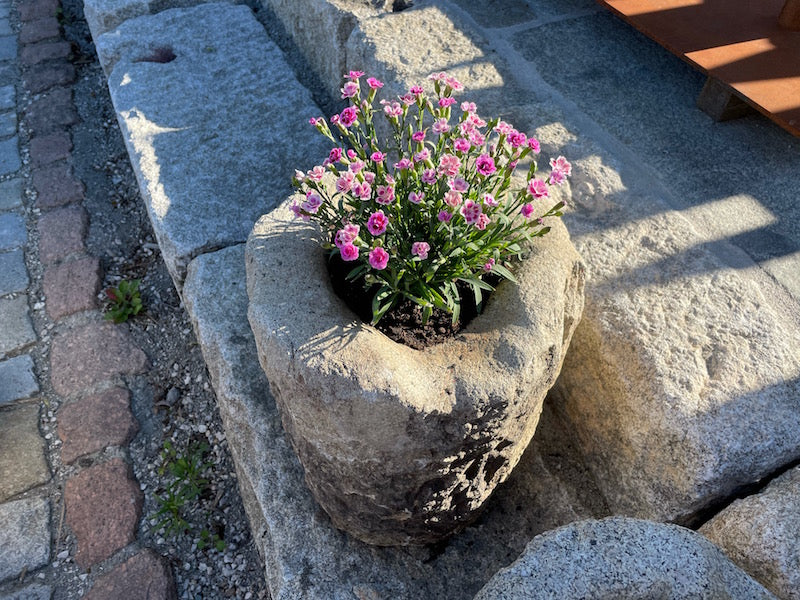 Alter Granitmörser aus Bayern