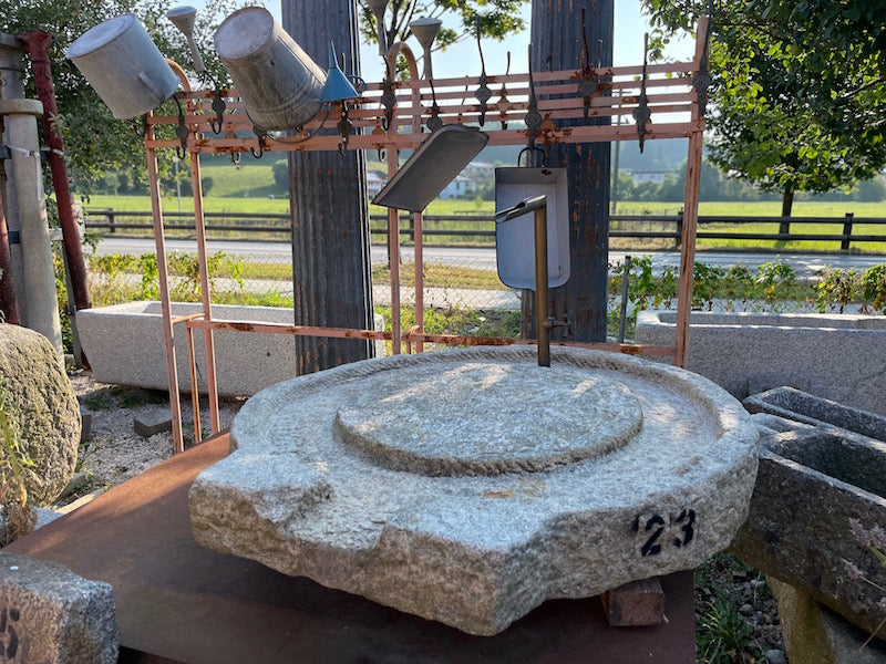 Wasserspiel Garten Naturstein