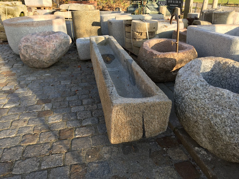 Alter Brunnentrog Seitenansicht