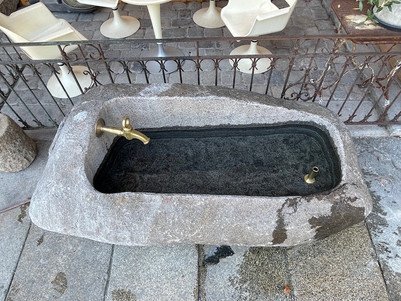 Naturstein Findling mit Messingeinlauf