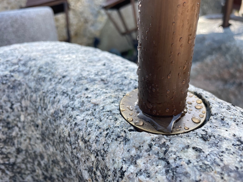 Kleiner Gartenbrunnen halbrund