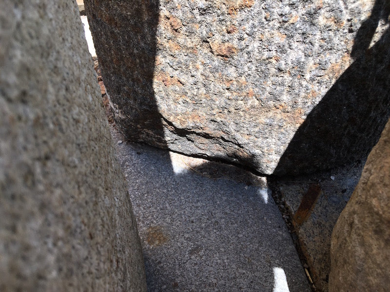 Diorit Steintrog Detail Oberfläche