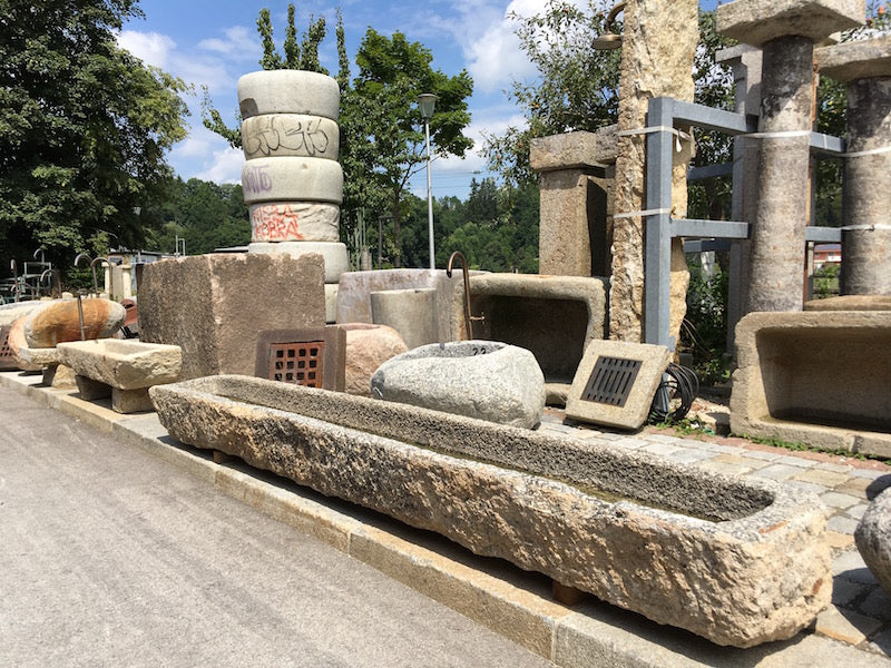 Wassertrog aus Granit