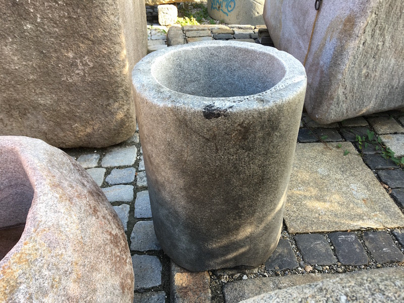 Granitgefäss für Blumen