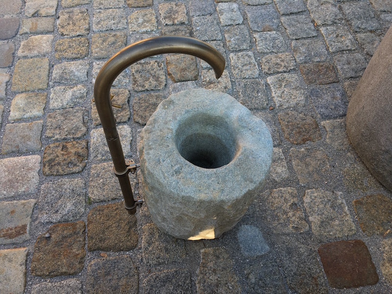 Steinbrunnen klein aus Bayern