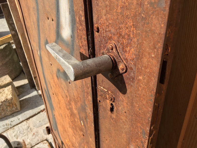 Alte und Modere Metalltüren Bilder