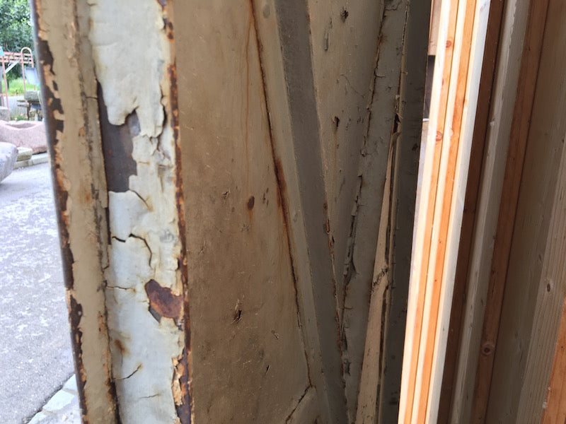 Alte und Moderne Metalltüren