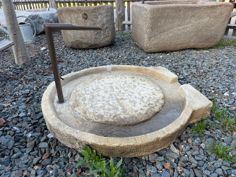 Brunnen Garten Stein rund