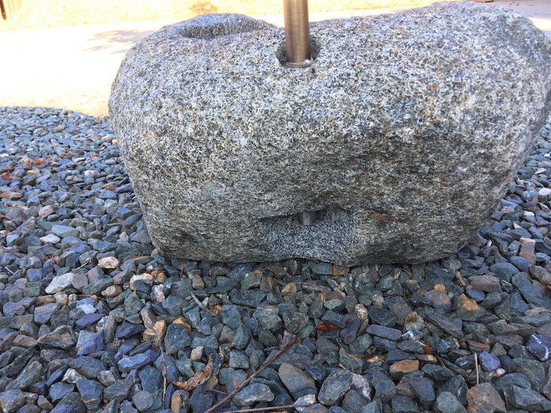 Brunnen aus Diabas Anschluss Einlauf