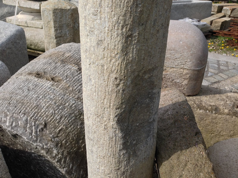 Granitsäule Oberfläche