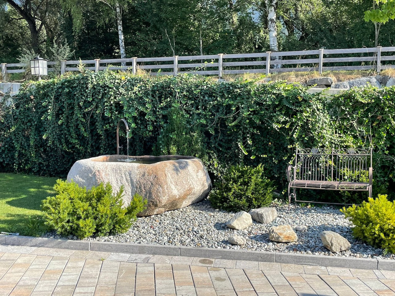 Wasserbrunnen für den Garten aus Naturstein | Steiner Naturstein