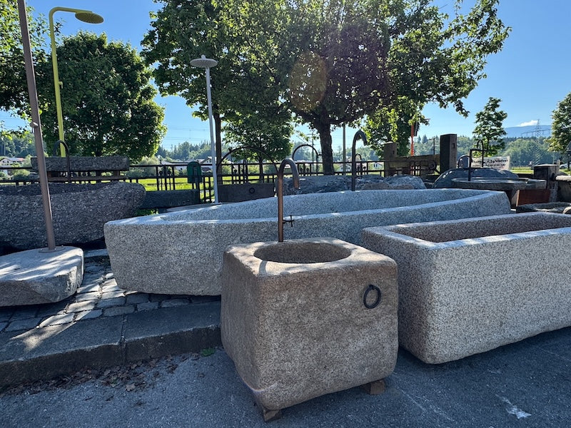 Granitbrunnen quadratisch