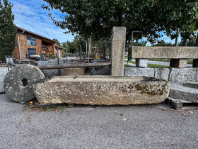 Alter Granitbrunnen rechteckig
