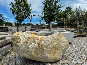 Findlingsbrunnen Bayern