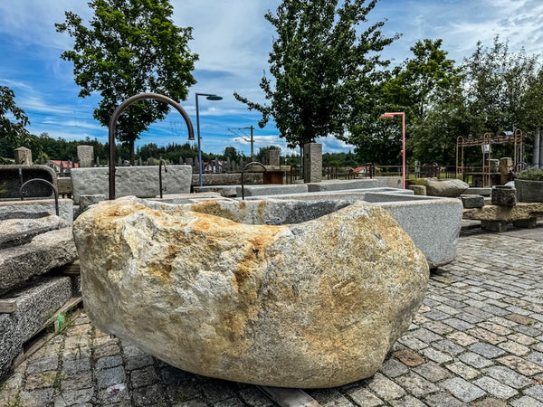 Findlingsbrunnen Bayern