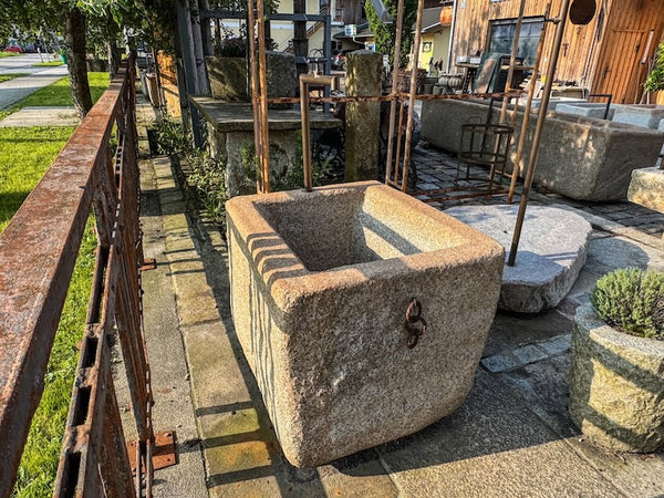 Wunderschöner Steinbrunnen Berlin