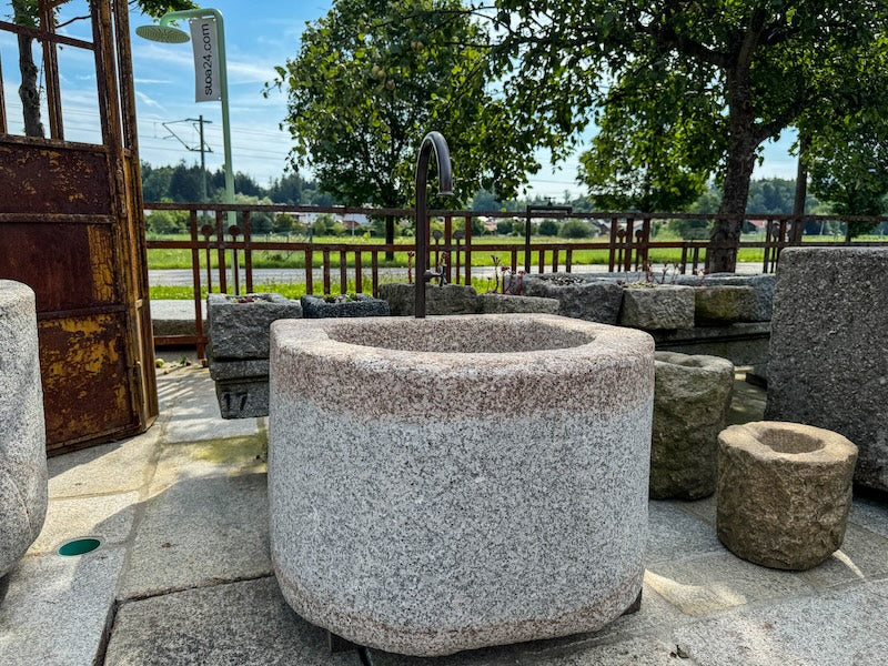 Granitbrunnen Garten