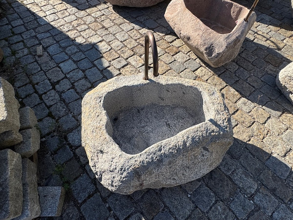 Findlingsbrunnen Naturstein