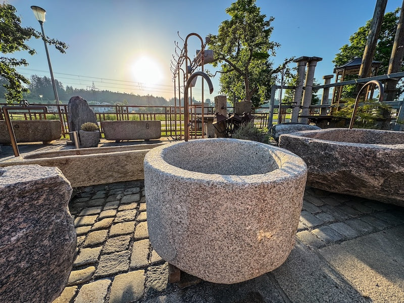 Granitbrunnen rund