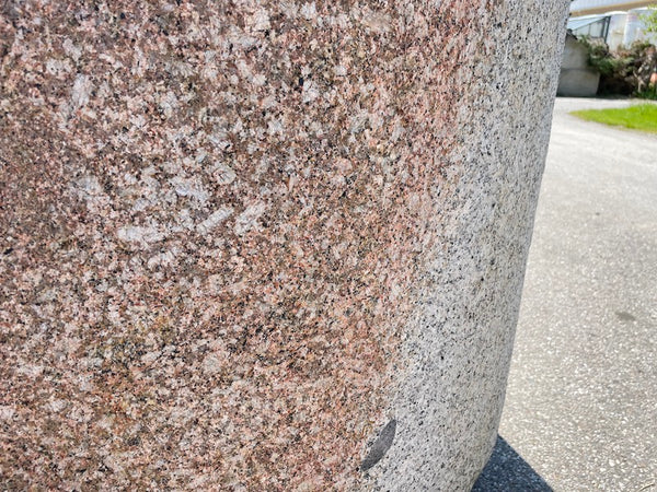 Steinbrunnen groß Seitenansicht