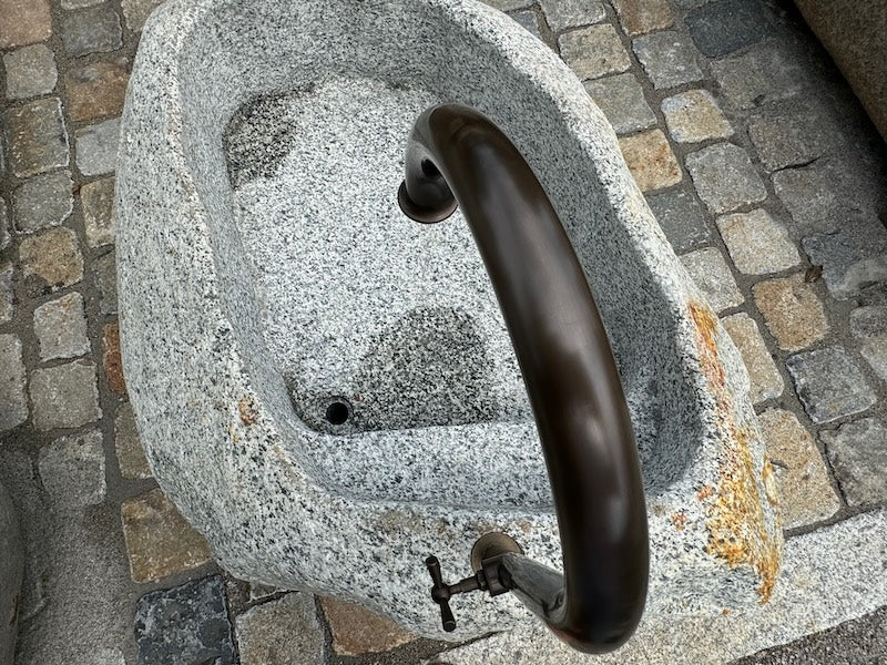 Nordischer Findlingsbrunnen