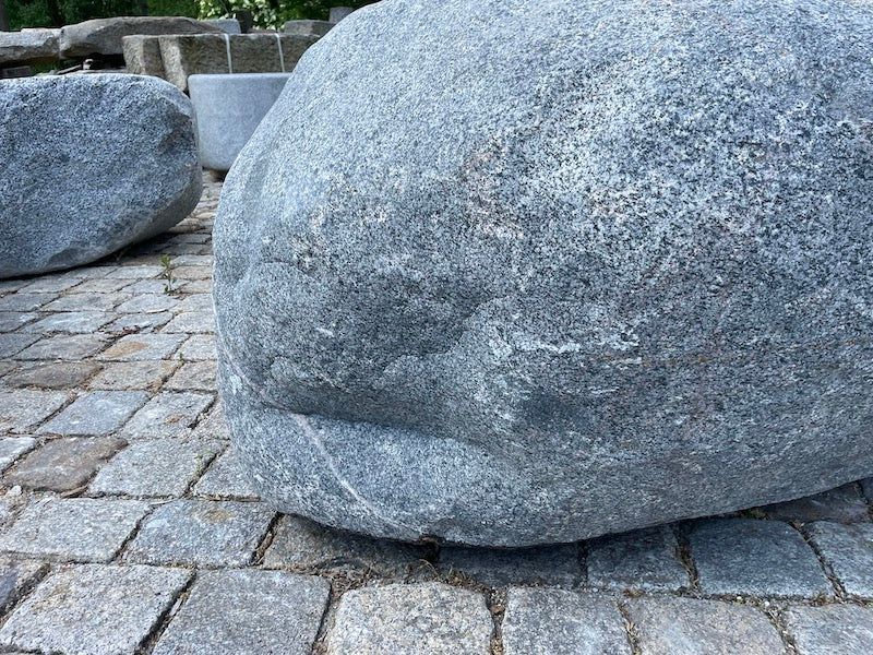 Findlingsbrunnen XXL Oberfläche