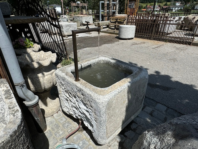 Granitbrunnen quadrat