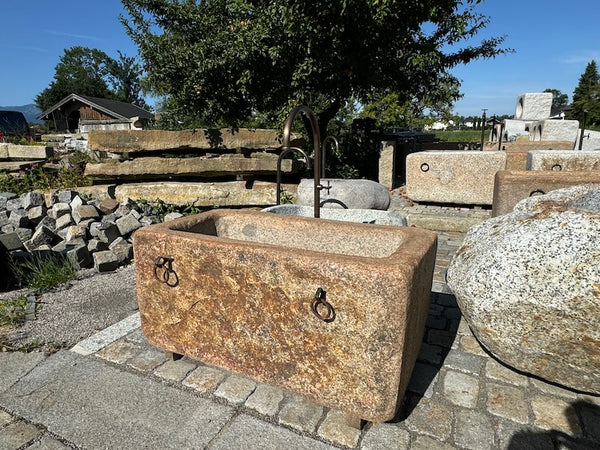 alte Brunnen gefärbt