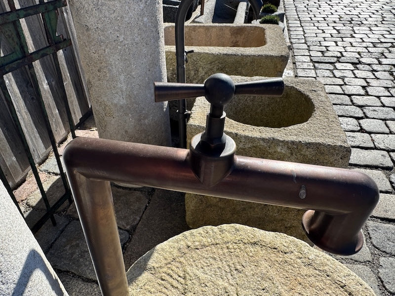 Wasserstelle Garten aus Granit