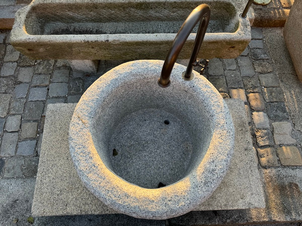 Gartenbrunnen rund Draufsicht