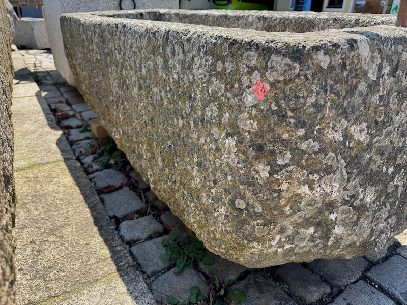 Steinbrunnen Unikat grau