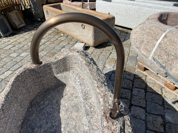 Findlingsbrunnen mit Messingwassereinlauf 1 Zoll