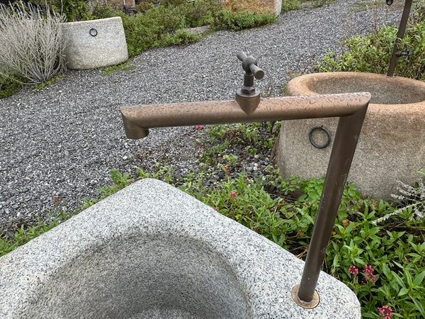 Dorfbrunnen Wasserauslauf