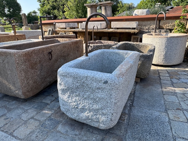 Gartenbrunnen Granit Seitenansicht