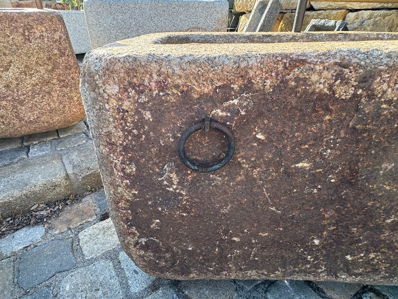 Grander Brunnen rechteckig Stirnseite