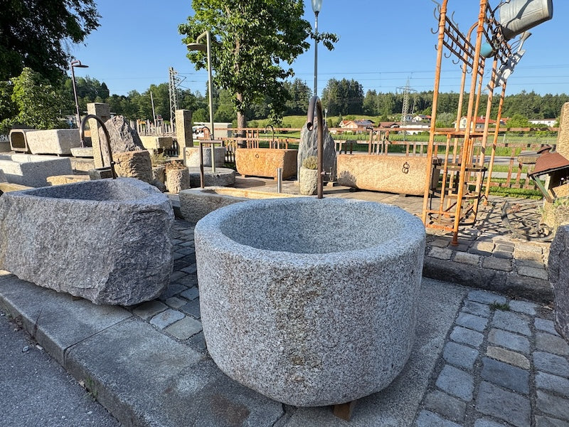 Granitbrunnen rund