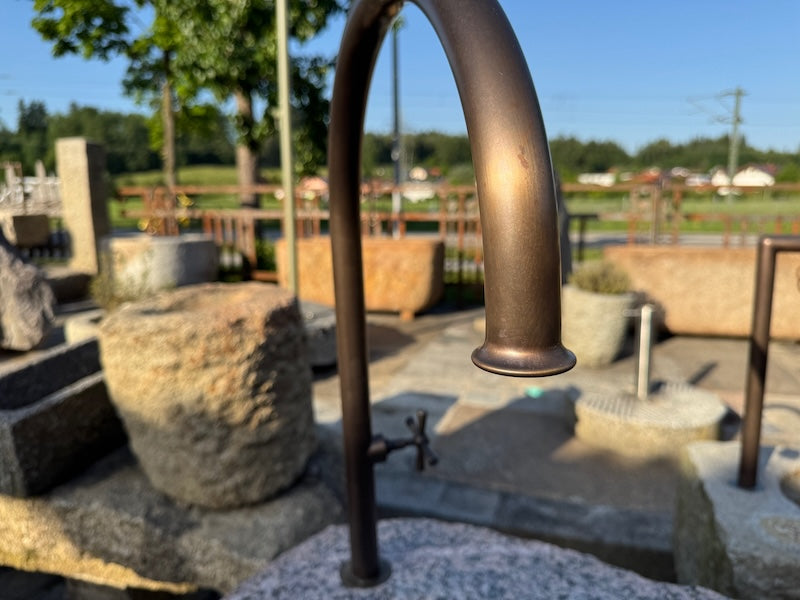 Gartenbrunnen mit Messingwassereinlauf