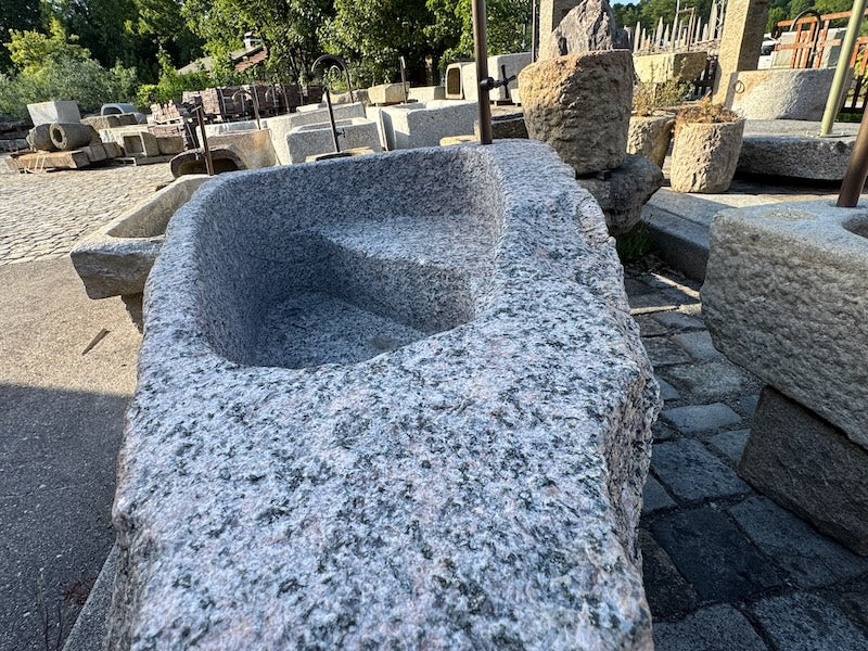 Gartenbrunnen mit Wasserhahn Detail