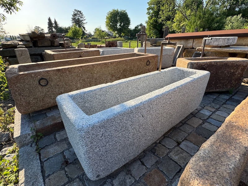 Steinbrunnen Granit