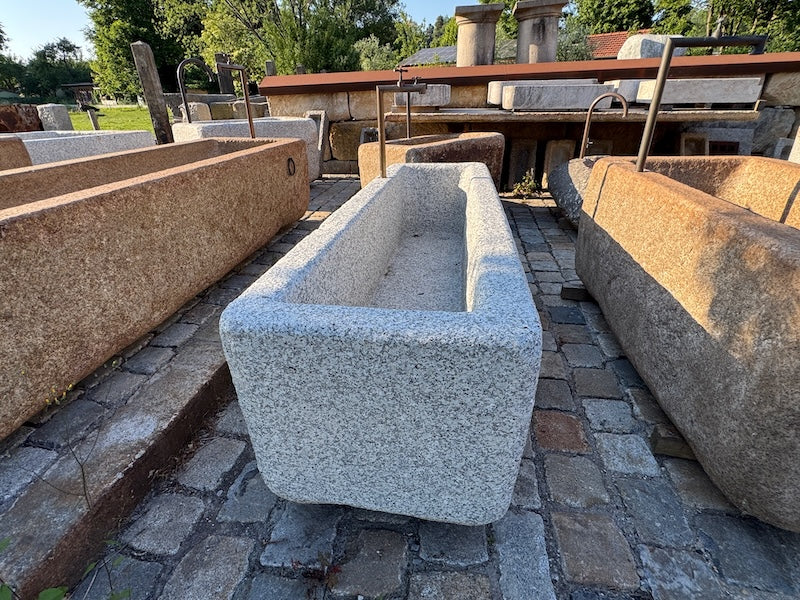 Steinbrunnen Granit