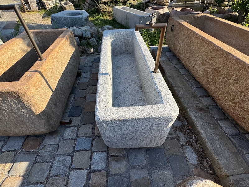 Steinbrunnen Granit