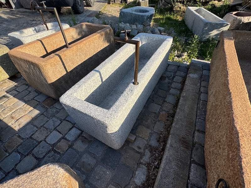 Steinbrunnen Granit
