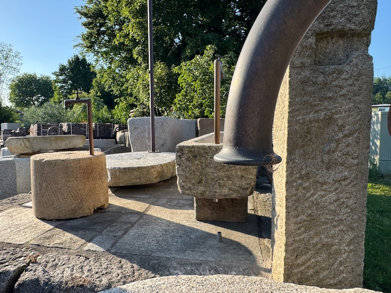 Granitbrunnen Garten
