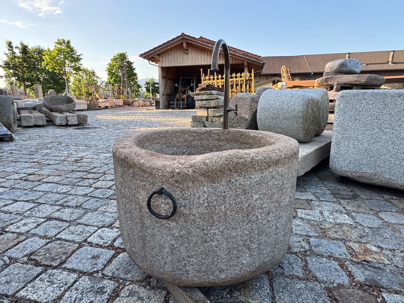 Brunnen aus Granit