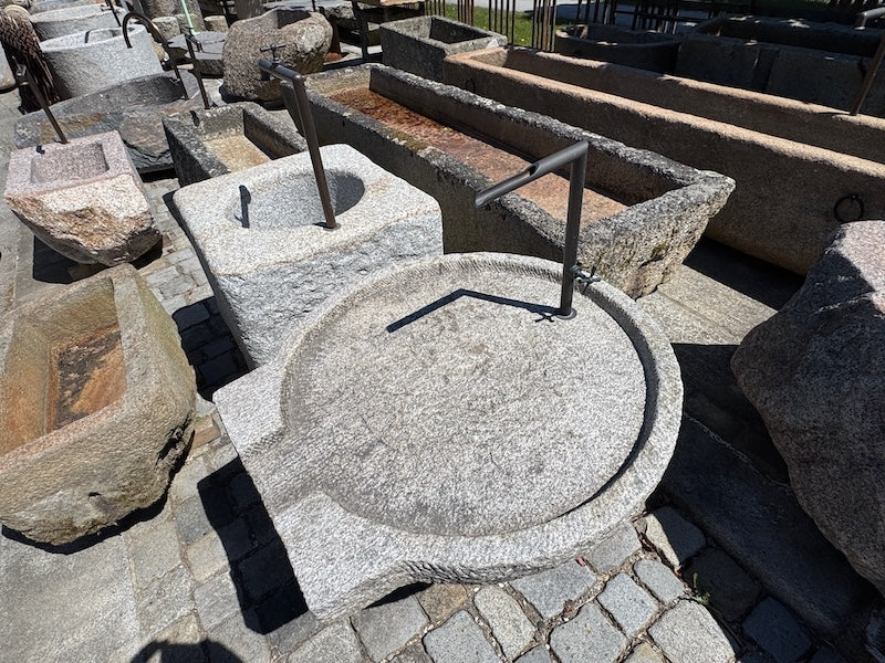 Gartenbrunnen Wasserfall mit Einlauf