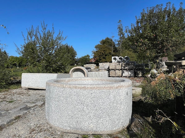 Brunnen Garten Seitenansicht